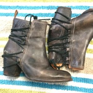 Used Bed Stu zipper gets stuck. Just realized this.